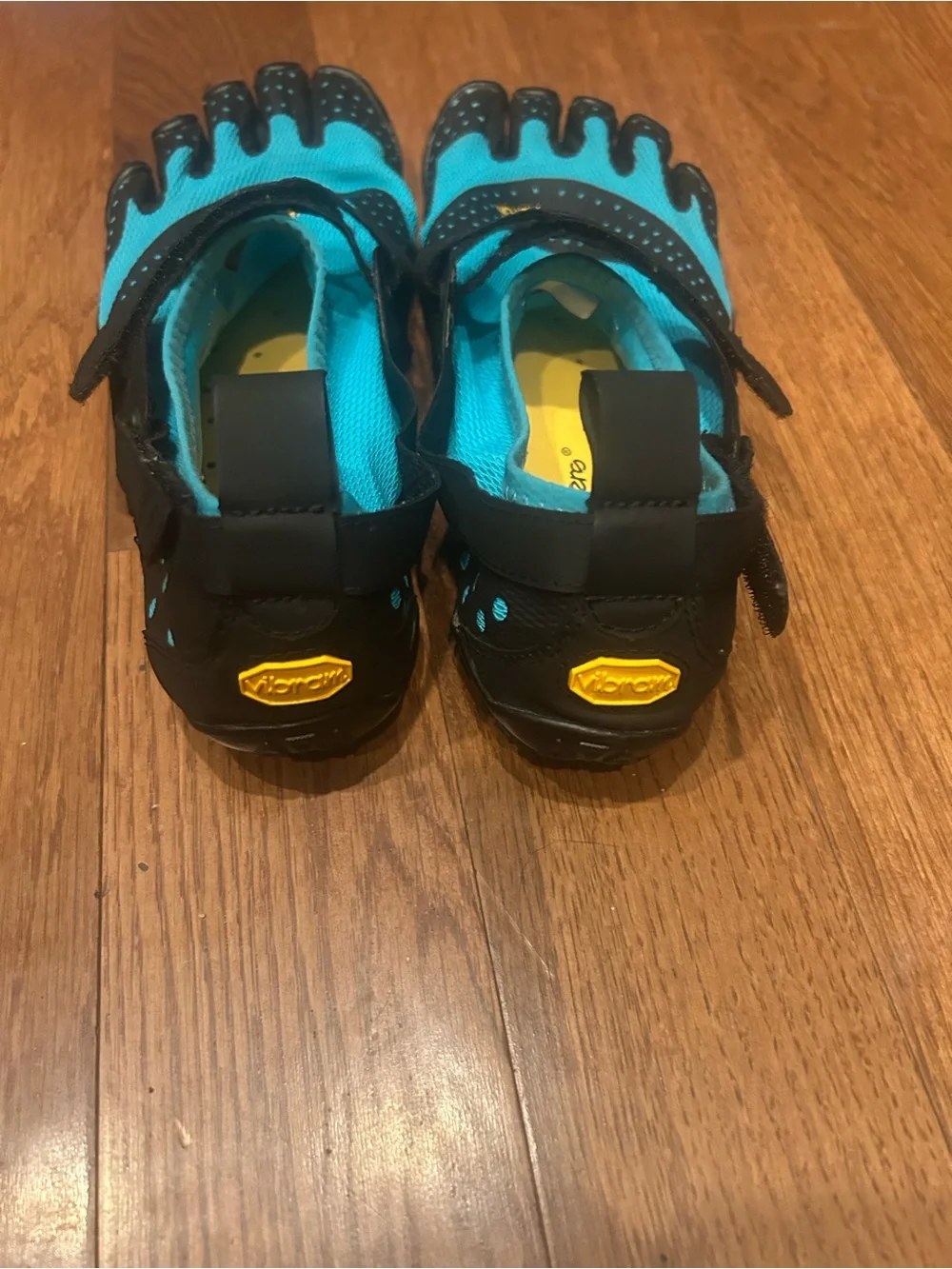 Vibram FiveFingers Blue and Black Toe Shoes